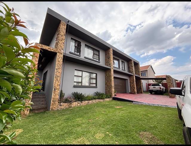 3 BEDROOM HOUSE FOR SALE IN BRACKENDOWNS